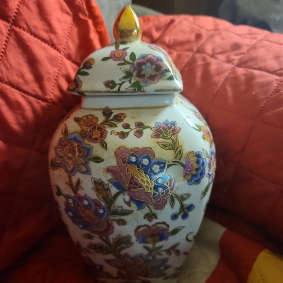 Vase - Picture 2 of 6